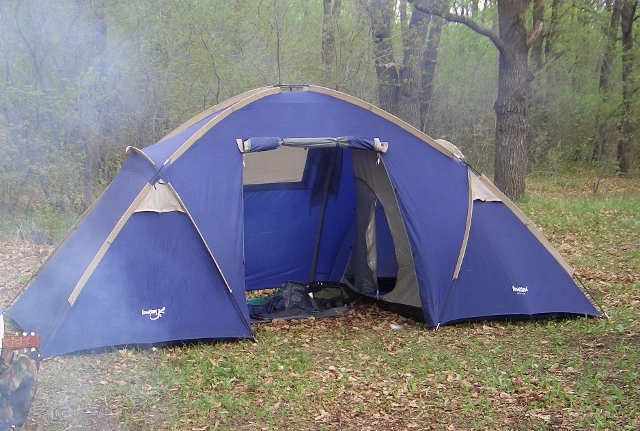 Аренда: Палатка туристическая 4-х-местная                (двухкомнатная)